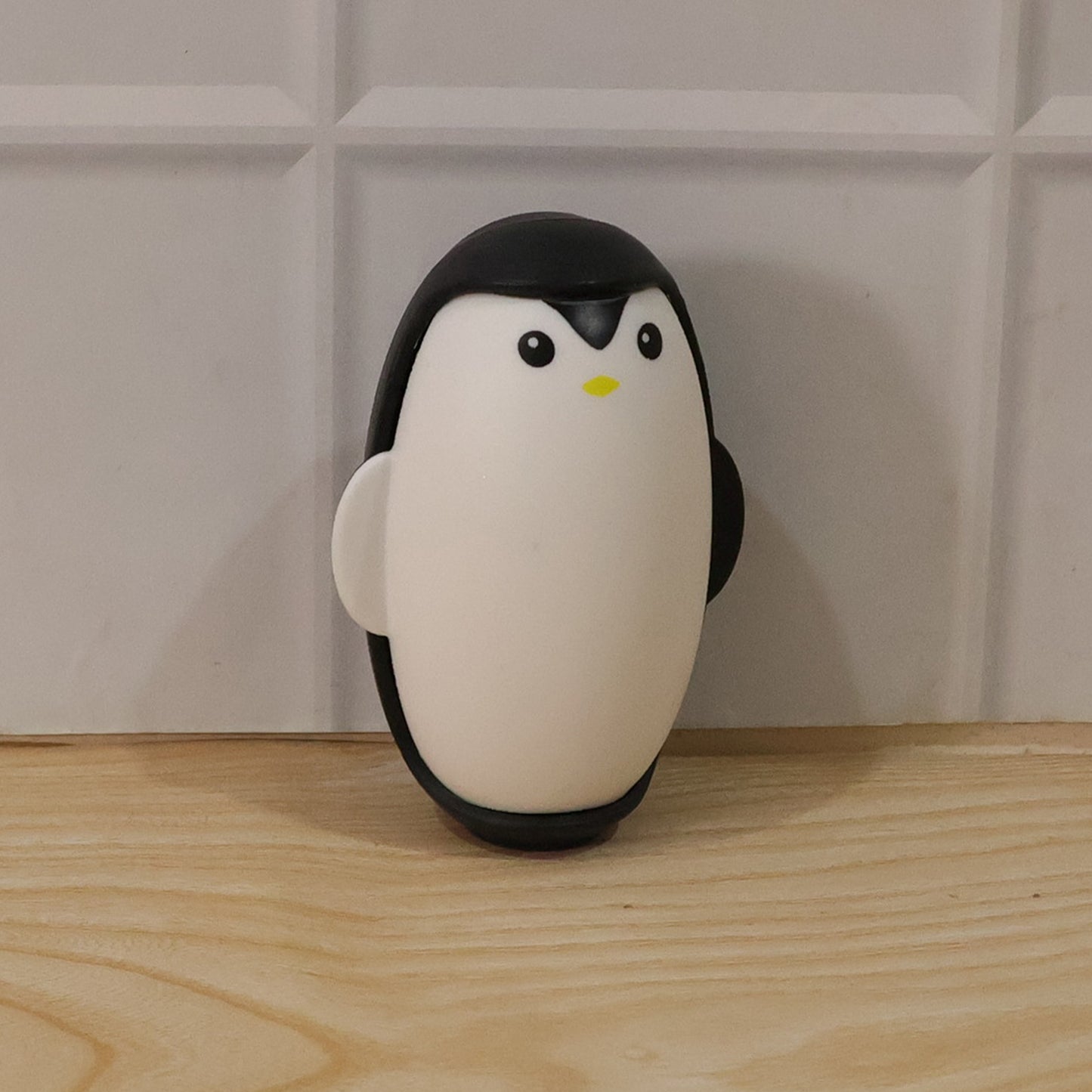 Cute Penguin Reusable Lint Roller  1 Pc  Ideal For Clothes Furniture